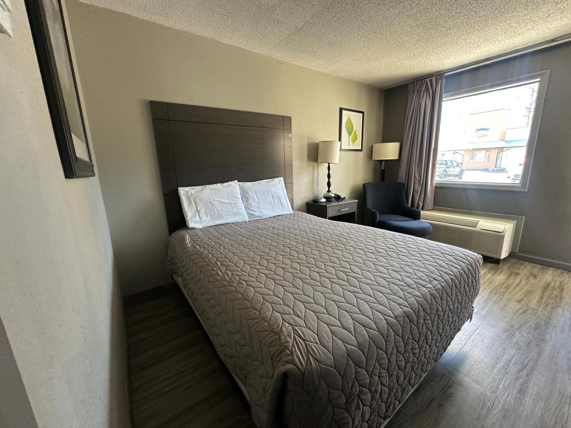 Executive Inn Locust Grove By Capital O Exterior photo