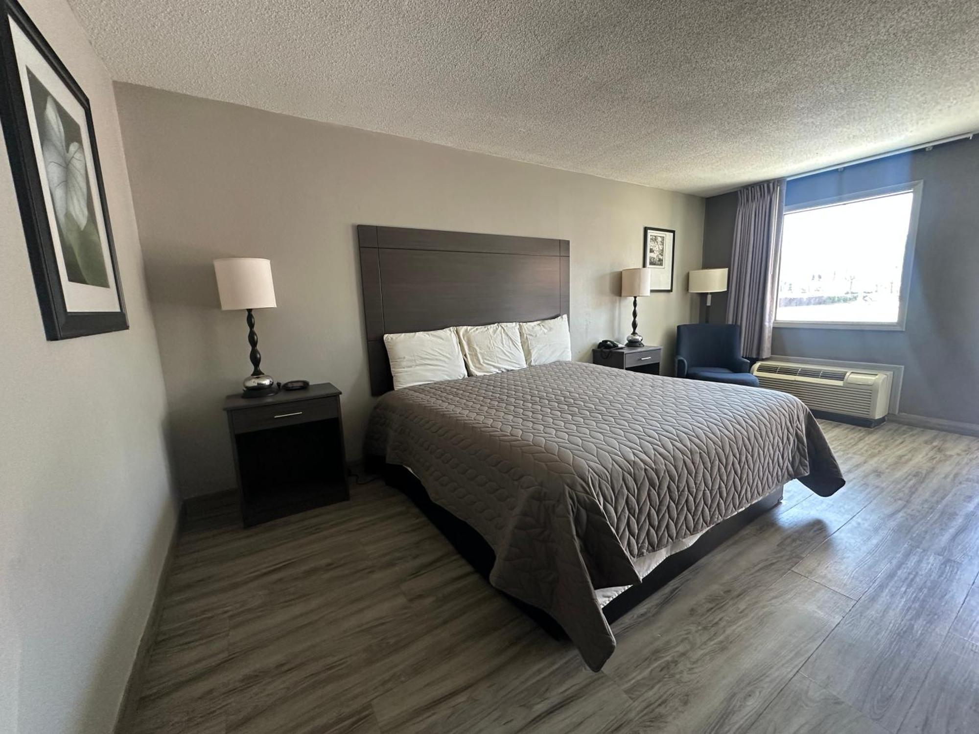 Executive Inn Locust Grove By Capital O Exterior photo